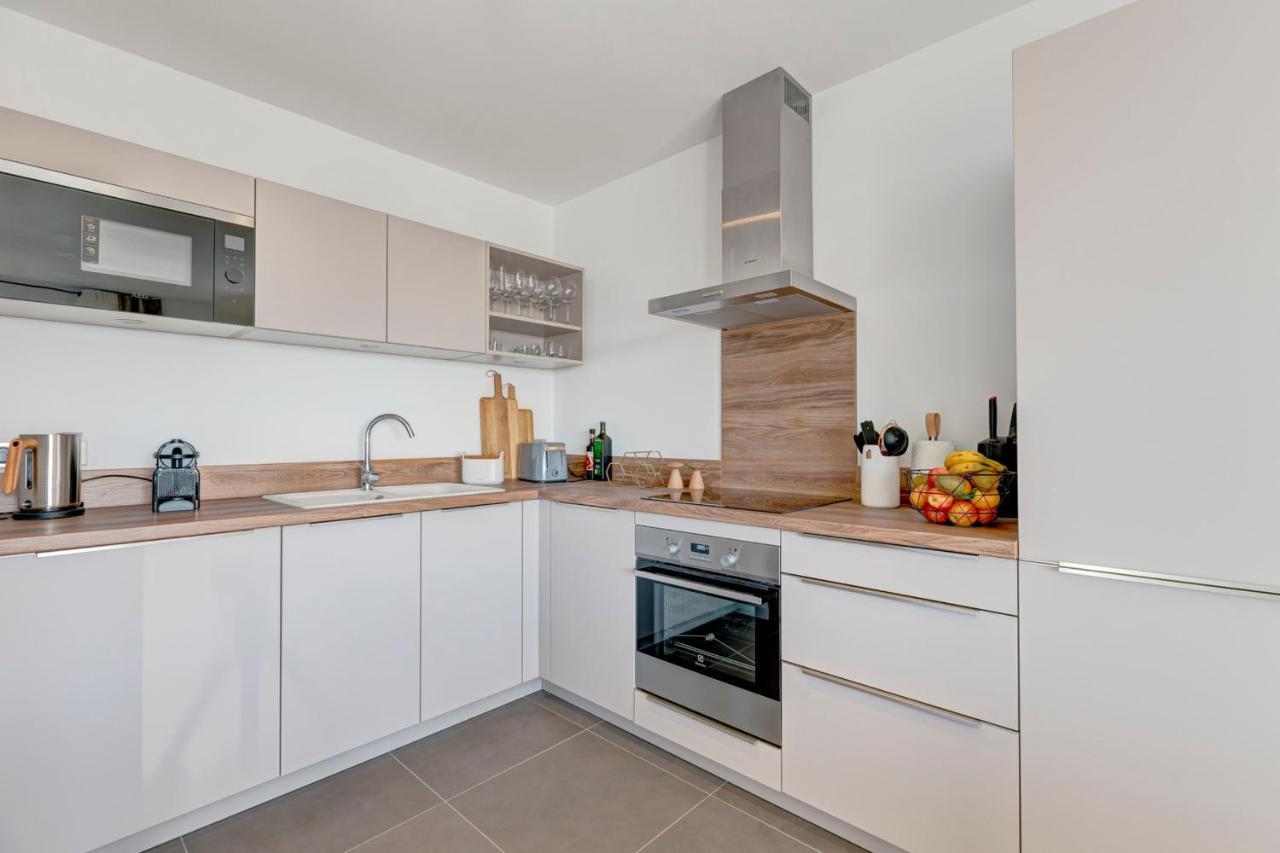 Serenity - 3 Bedroom Top Floor Apartment Parking & Lake View Terrace Άννεσι Εξωτερικό φωτογραφία